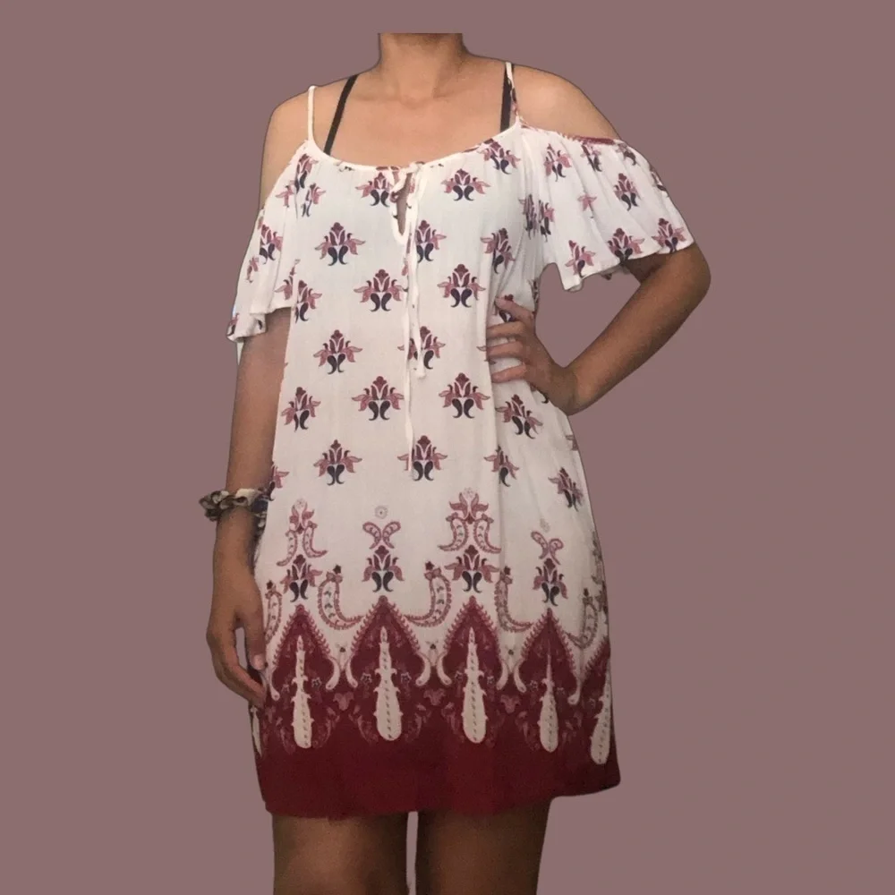 FOREVER 21 DRESS MEDIUM RED WHITE AND BLUE